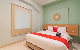 Reddoorz Plus @ Bagusrangin Street